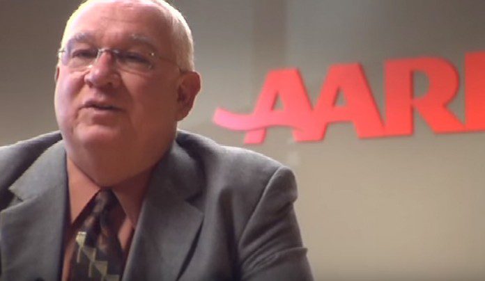 Pros-and-Cons-of-AARP Pros-and-Cons-of-AARP